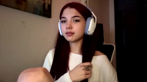 Snapshot of roxiepiurkowski chatting on 04.13.26 Hana online show from 04.13.26