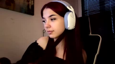 Snapshot of roxiepiurkowski chatting on 04.15.26 Hana online show from 04.15.26