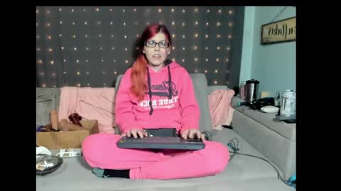 roxihazeleyes online show from 03.02.25