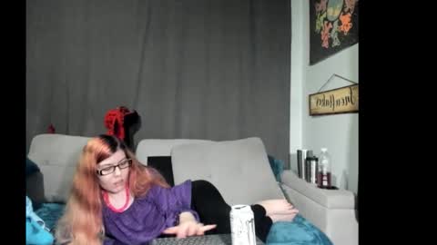 roxihazeleyes online show from 10.10.25