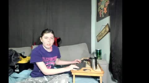 roxihazeleyes online show from 05.04.26