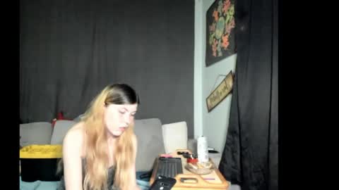 roxihazeleyes online show from 05.05.26