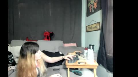 roxihazeleyes online show from 06.03.26