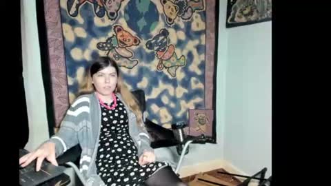 Snapshot of roxihazeleyes chatting on 06.30.26 roxihazeleyes online show from 06.30.26