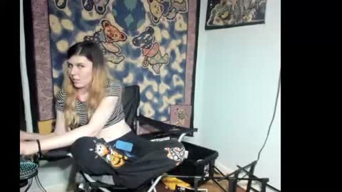 Snapshot of roxihazeleyes chatting on 07.24.26 roxihazeleyes online show from 07.24.26