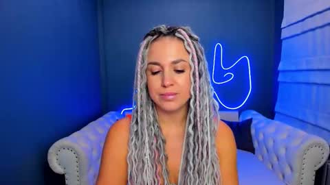 Snapshot of roxy_mars chatting on 10.25.25 Roxy online show from 10.25.25