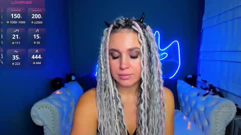 Snapshot of roxy_mars chatting on 10.31.25 Roxy online show from 10.31.25