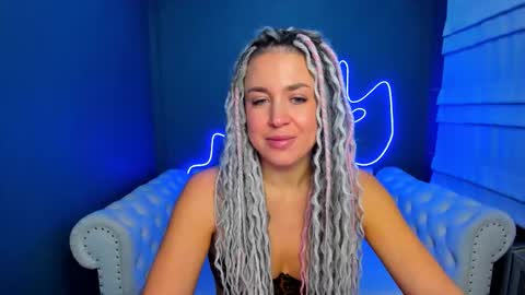 Snapshot of roxy_mars chatting on 11.04.25 Roxy online show from 11.04.25