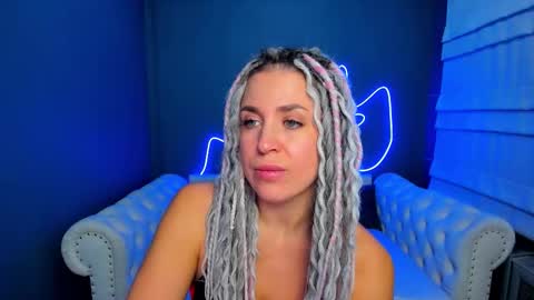 Snapshot of roxy_mars chatting on 11.05.25 Roxy online show from 11.05.25