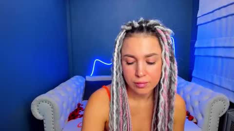 Snapshot of roxy_mars chatting on 12.03.25 Roxy online show from 12.03.25