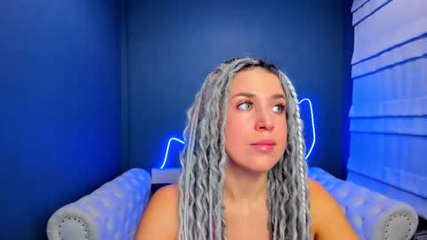 Snapshot of roxy_mars chatting on 12.18.25 Roxy online show from 12.18.25