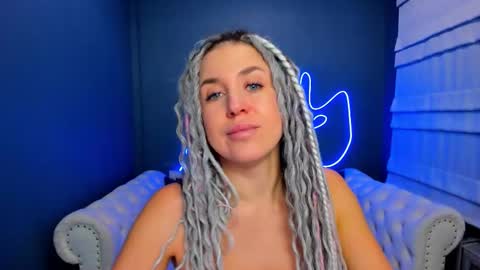 Snapshot of roxy_mars chatting on 12.19.25 Roxy online show from 12.19.25