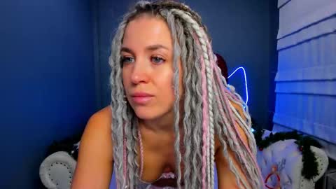 Snapshot of roxy_mars chatting on 12.23.25 Roxy online show from 12.23.25