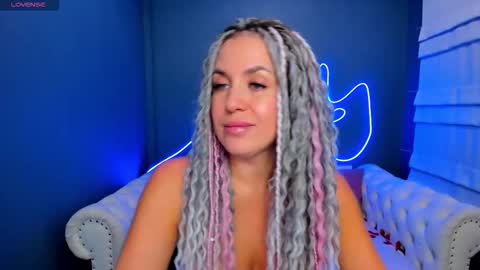 Snapshot of roxy_mars chatting on 03.18.26 Roxy online show from 03.18.26