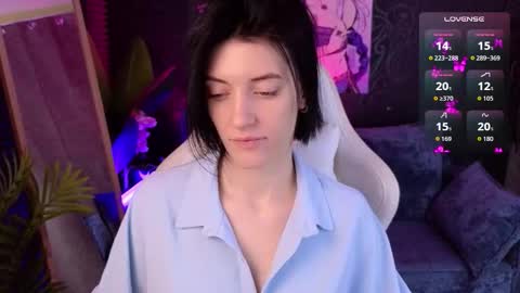 roxy_riot_ online show from 11.16.25