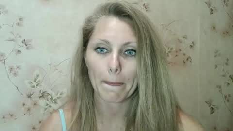 roxyfox18x01 online show from 09.21.25