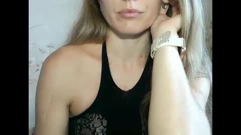 roxyfox18x01 online show from 10.20.25