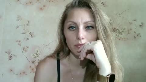roxyfox18x01 online show from 06.30.26
