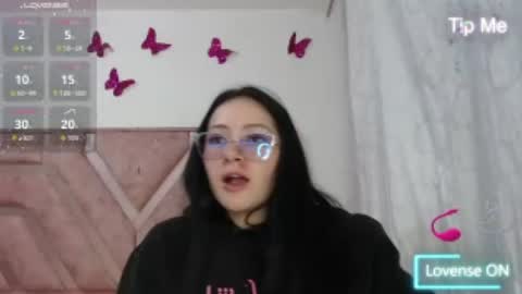 Snapshot of roxyy_fox chatting on 06.25.26 Roxy online show from 06.25.26