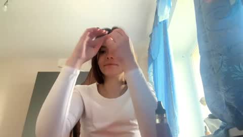 Snapshot of rozellabentler chatting on 06.17.26 Elizabeth online show from 06.17.26