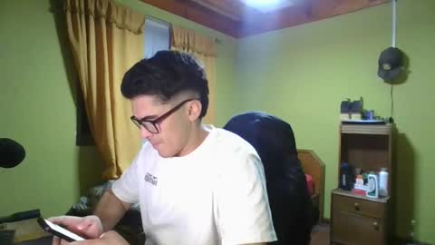 Snapshot of rpaulo25 chatting on 01.15.25 rpaulo25 online show from 01.15.25