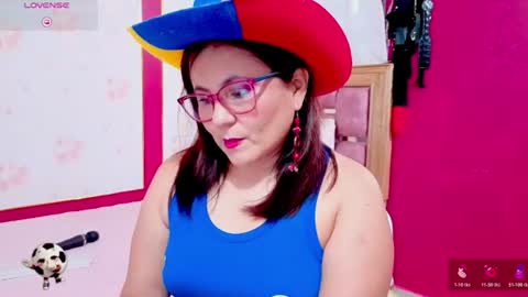 Snapshot of rubiqueens chatting on 06.17.26 RubiQueens online show from 06.17.26