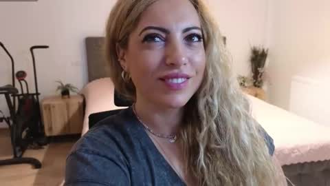 Snapshot of ruby_fit chatting on 11.04.25 Ruby online show from 11.04.25