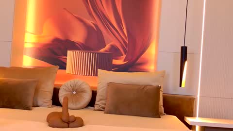 Snapshot of rubyluxee chatting on 09.09.25 Ruby Luxe online show from 09.09.25