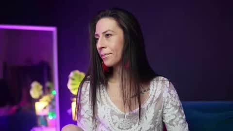 Snapshot of rubyrya chatting on 11.21.25 Ruby online show from 11.21.25