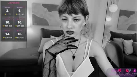 Snapshot of rubytwinkle chatting on 10.31.25 Ruby online show from 10.31.25