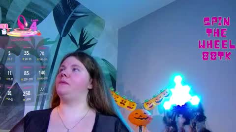 Snapshot of rubyvalen chatting on 10.27.25 Ruby online show from 10.27.25