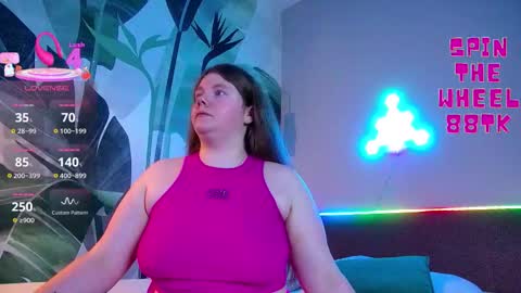 Snapshot of rubyvalen chatting on 11.10.25 Ruby online show from 11.10.25