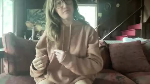 Snapshot of rubywavesback chatting on 03.31.26 rubywavesback online show from 03.31.26