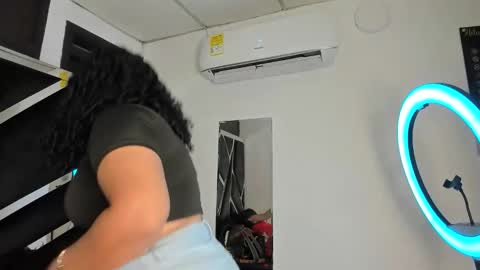 Snapshot of rubyxht chatting on 12.20.25 rubyxht online show from 12.20.25