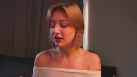 Mila online show from 11.03.25