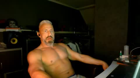 Chico que rico Caliente online show from 07.29.26