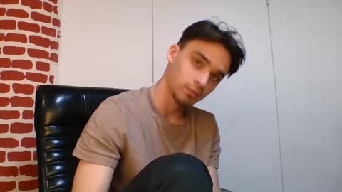 Snapshot of rufuspit chatting on 12.12.24 Rufus online show from 12.12.24