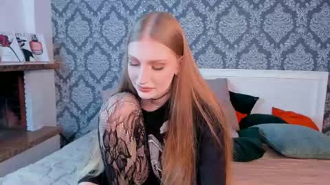 Snapshot of runeblossom chatting on 07.08.26 Aurora online show from 07.08.26