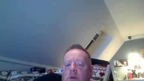 Snapshot of runepetter chatting on 02.02.25 bignorwegian online show from 02.02.25
