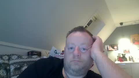 Snapshot of runepetter chatting on 02.02.25 bignorwegian online show from 02.02.25