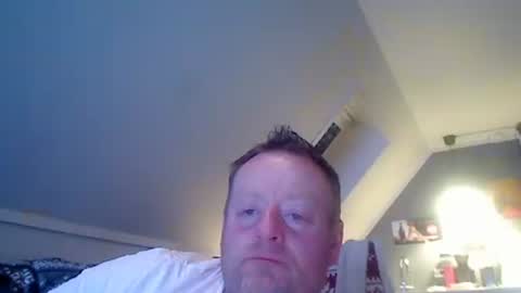 Snapshot of runepetter chatting on 03.11.25 bignorwegian online show from 03.11.25