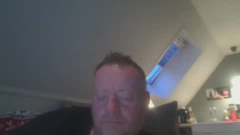 Snapshot of runepetter chatting on 04.15.26 bignorwegian online show from 04.15.26