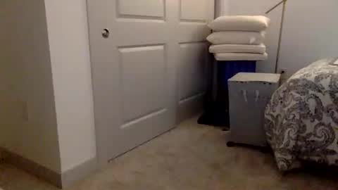 Snapshot of runner620 chatting on 11.21.25 Runner620 online show from 11.21.25