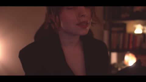 Snapshot of running_with_the_wolves chatting on 11.19.25 Elena online show from 11.19.25