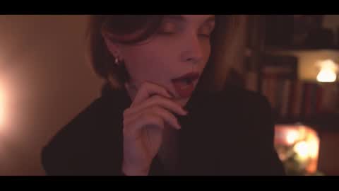 Snapshot of running_with_the_wolves chatting on 12.19.25 Elena online show from 12.19.25