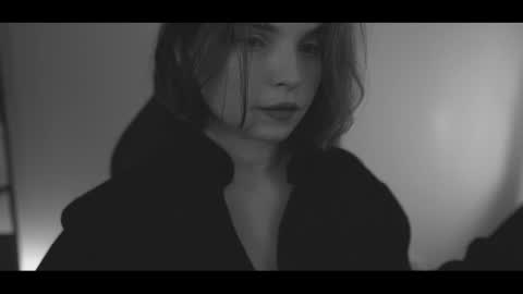 Snapshot of running_with_the_wolves chatting on 01.06.26 Elena online show from 01.06.26