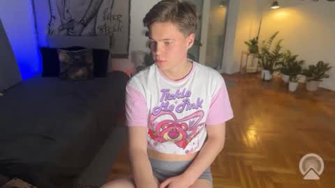 Snapshot of rusbradpitt chatting on 02.10.26 rusbradpitt online show from 02.10.26