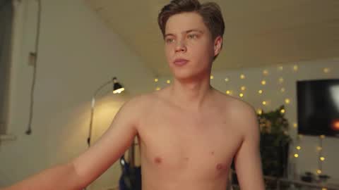 Snapshot of rusbradpitt chatting on 02.20.26 rusbradpitt online show from 02.20.26