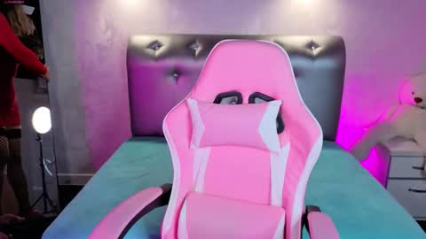 Snapshot of ruthspaces chatting on 11.27.25 ruthspaces online show from 11.27.25