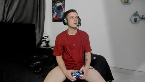 Snapshot of ryan15_ chatting on 11.04.25 Ryan 15 online show from 11.04.25